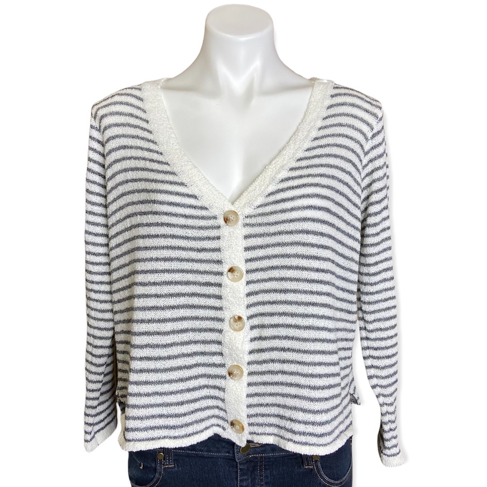 3/$20 SADIE & SAGE Cropped Striped Cardigan Sweater Long Sleeve Gray White Small